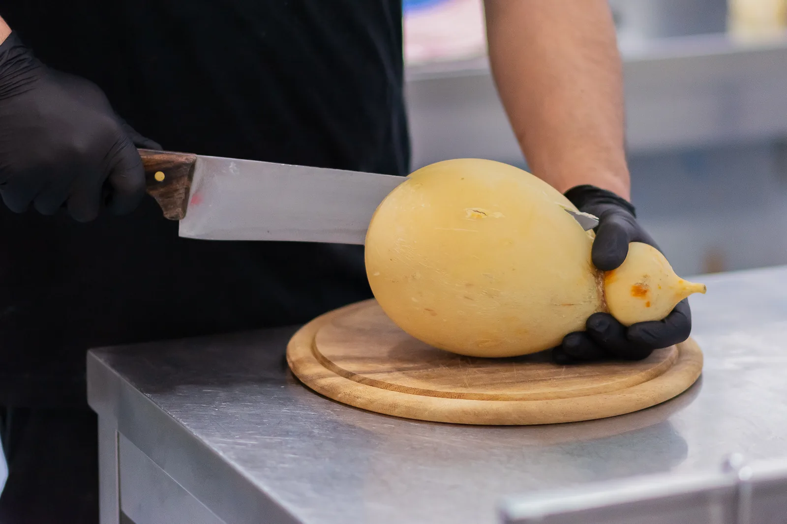 Preparazione del caciocavallo